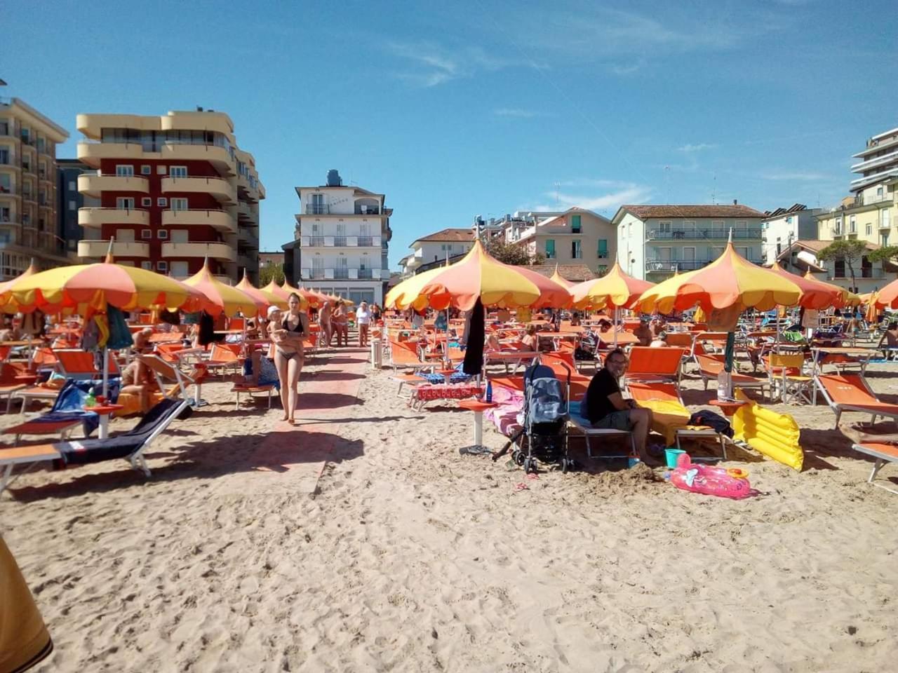 Villa Dolcevita Bellaria-Igea Marina Exteriör bild
