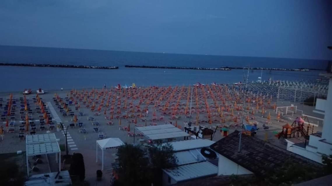 Villa Dolcevita Bellaria-Igea Marina Exteriör bild