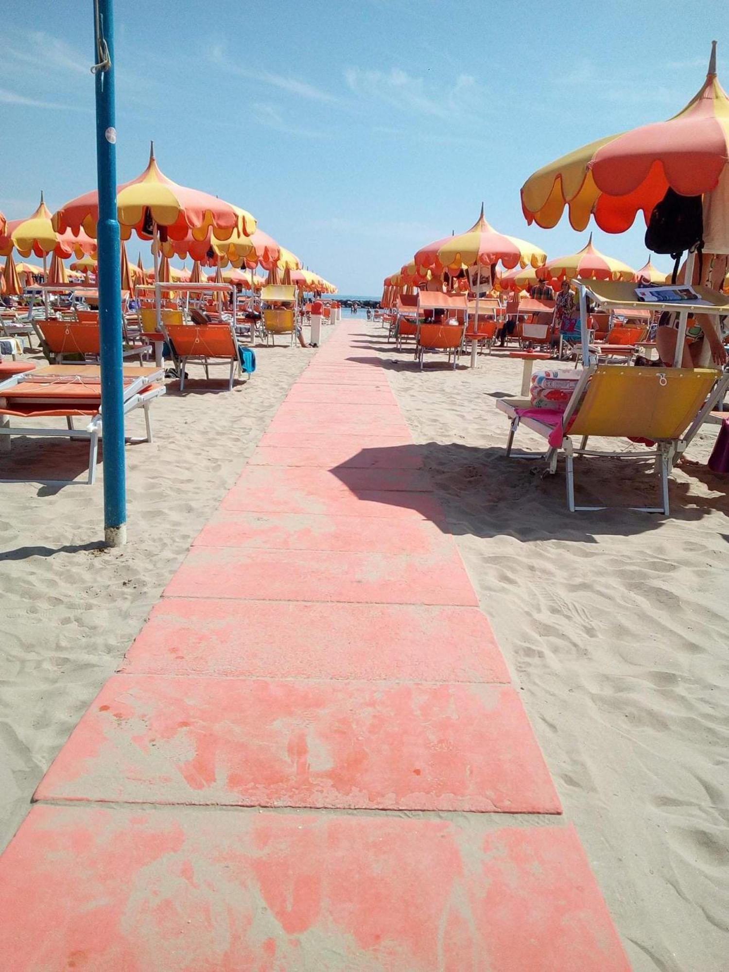 Villa Dolcevita Bellaria-Igea Marina Exteriör bild